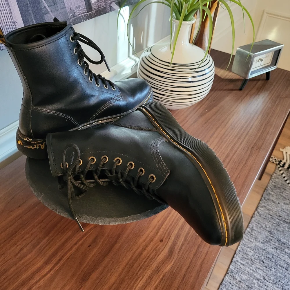 Doc Martin Boots - Picture 7 of 10